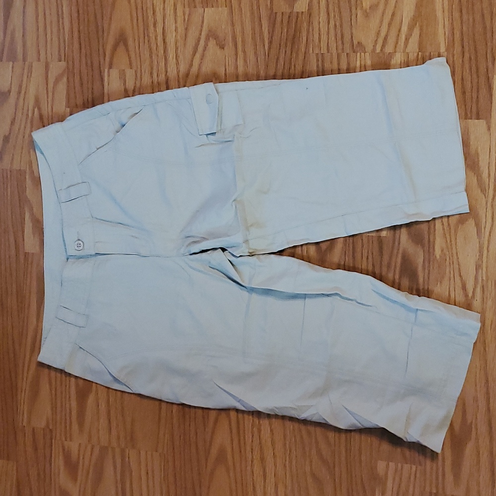 Columbia Khaki Capris